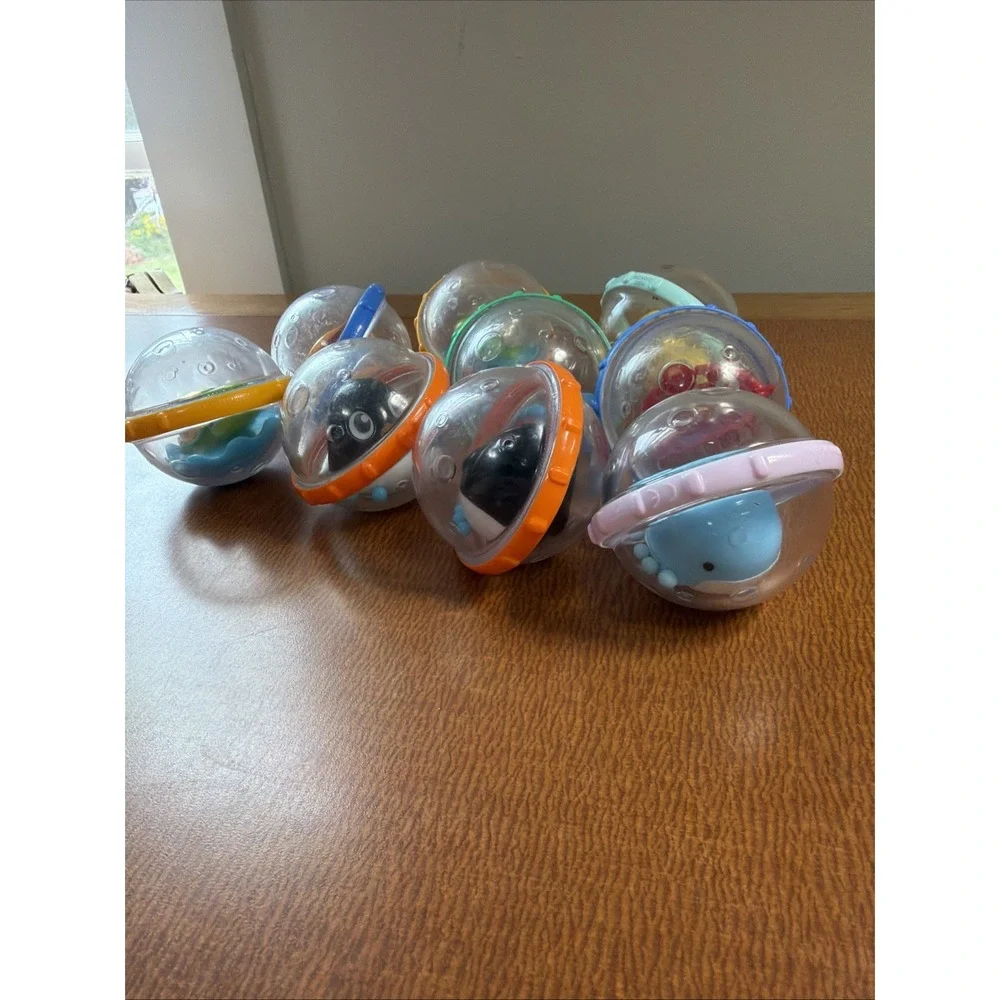 Munchkin Balls Rattles Turtle Penguin Spinner Toys Lot of 9 Baby Bath & Sensory